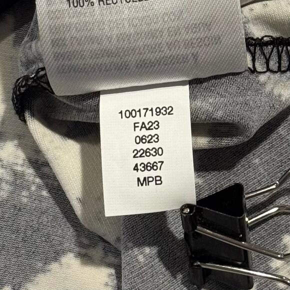 NWT JM Collection Top 3/4 Sleeve Slinky Stretch Abstract Flowy Black White PL - Picture 6 of 7